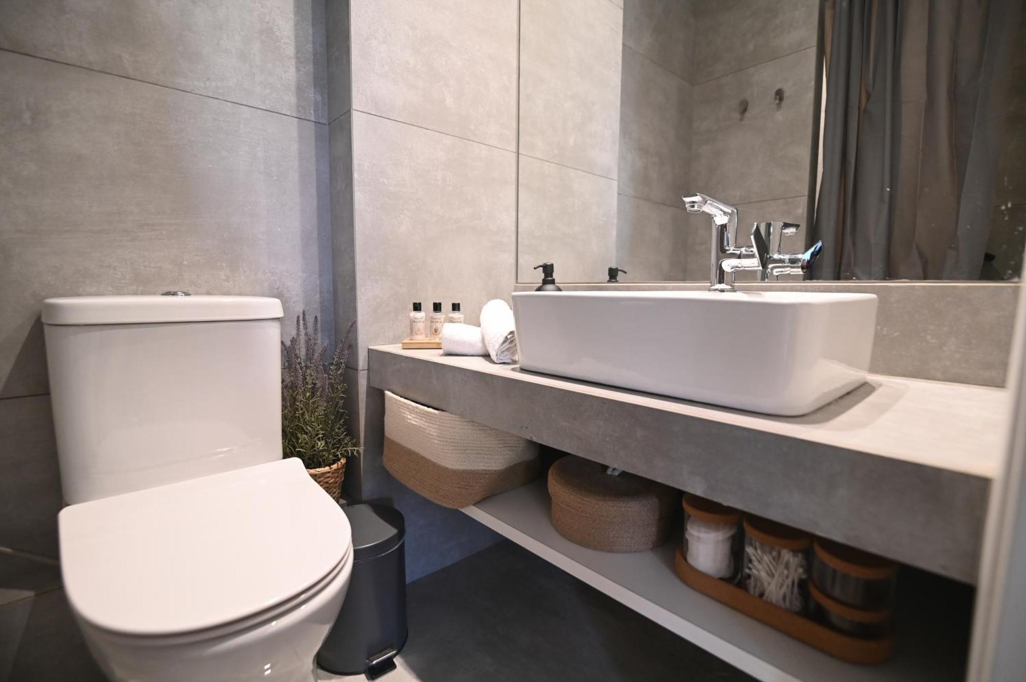 Nueva Upscale By Neuvel